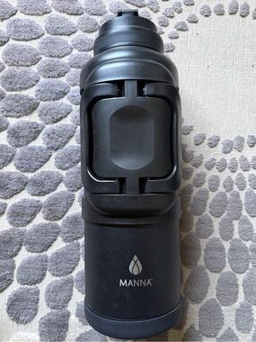 Manna Titan Stainless Steel Vacuum Insulated Thermal Water Jug 4L Black 1.5 Gal